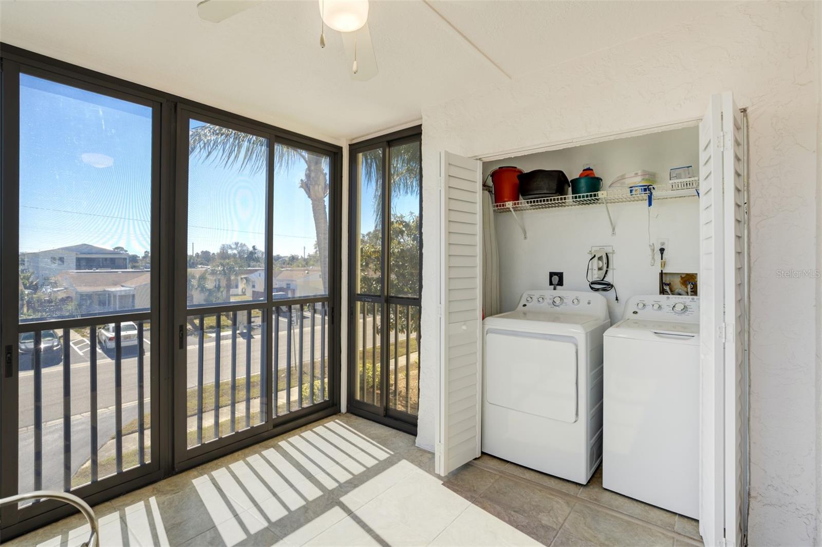 HARBOR POINTE CONDO - Residential