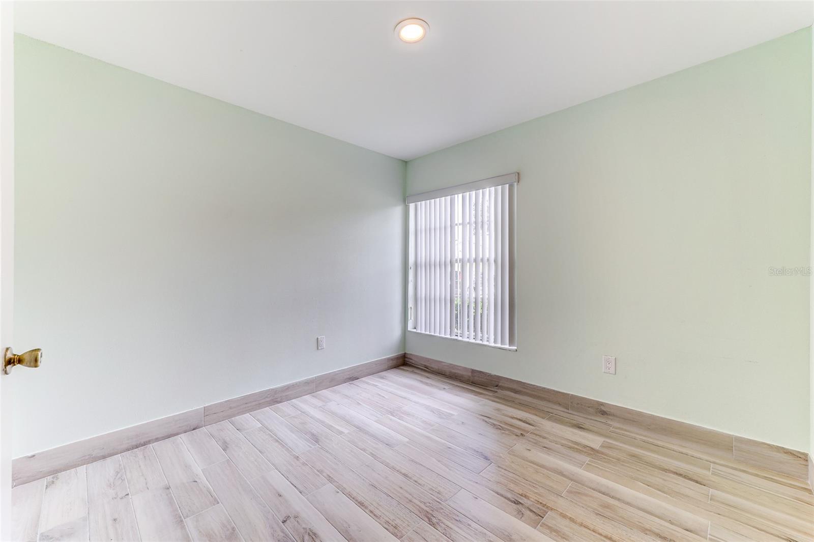 WINDSOR OAKS - Residential