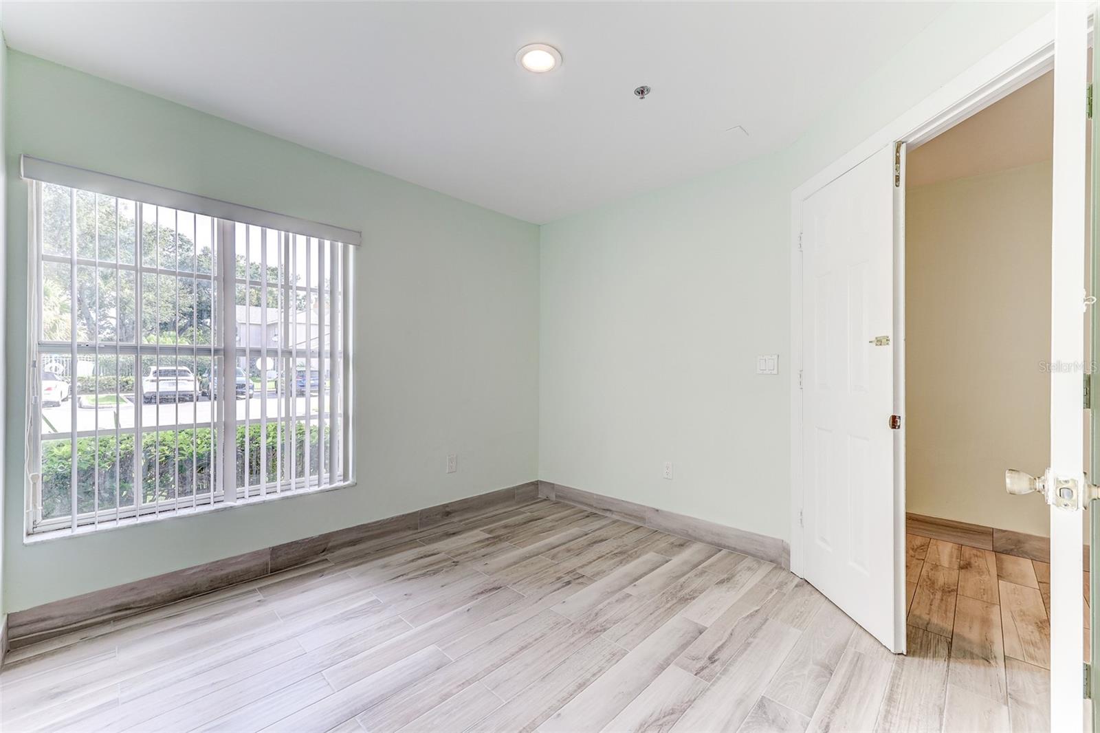 WINDSOR OAKS - Residential