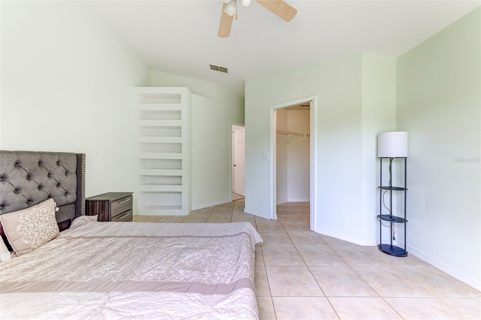 WINDSOR OAKS - Residential