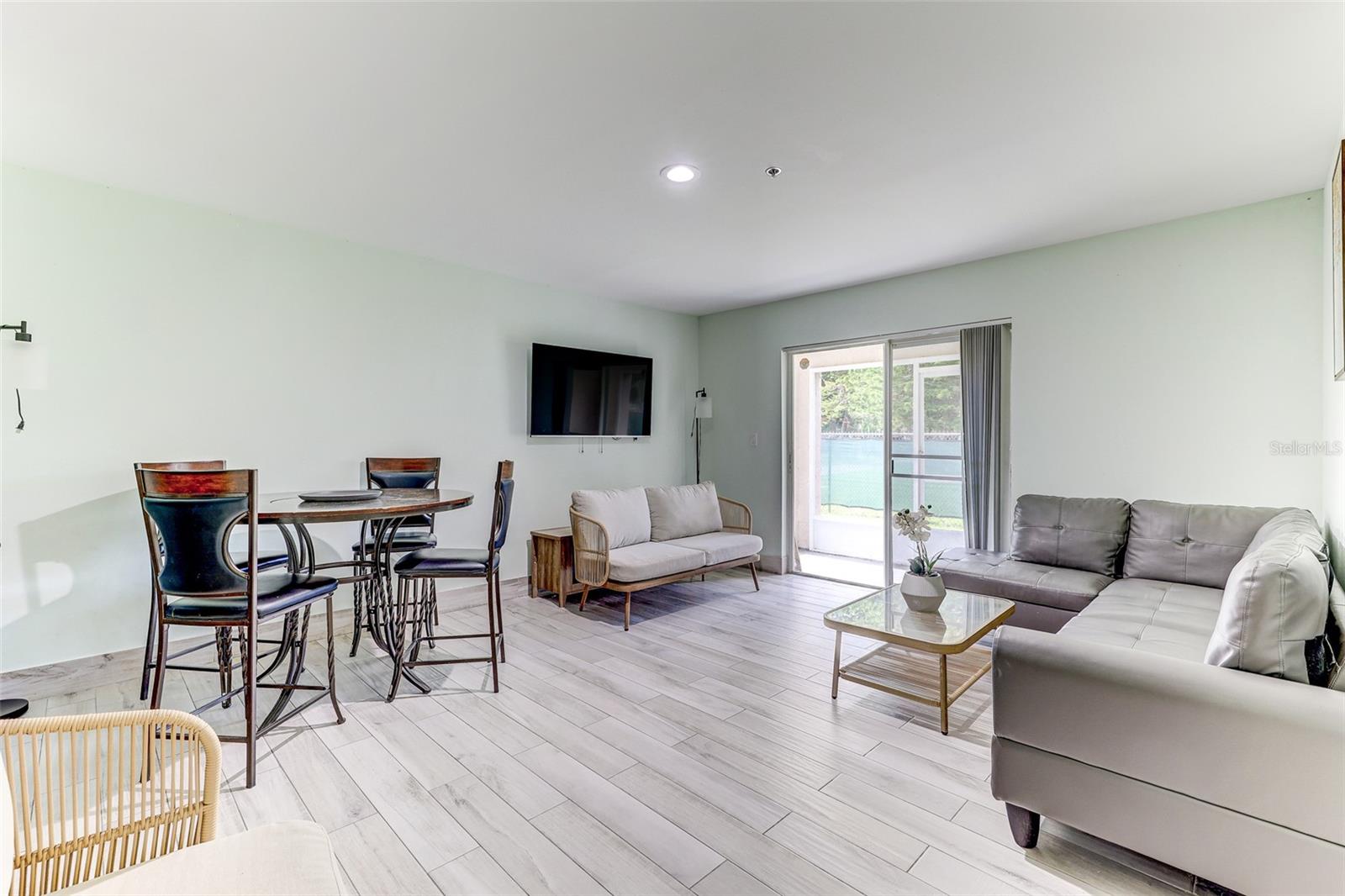 1624 WINDSOR OAK COURT