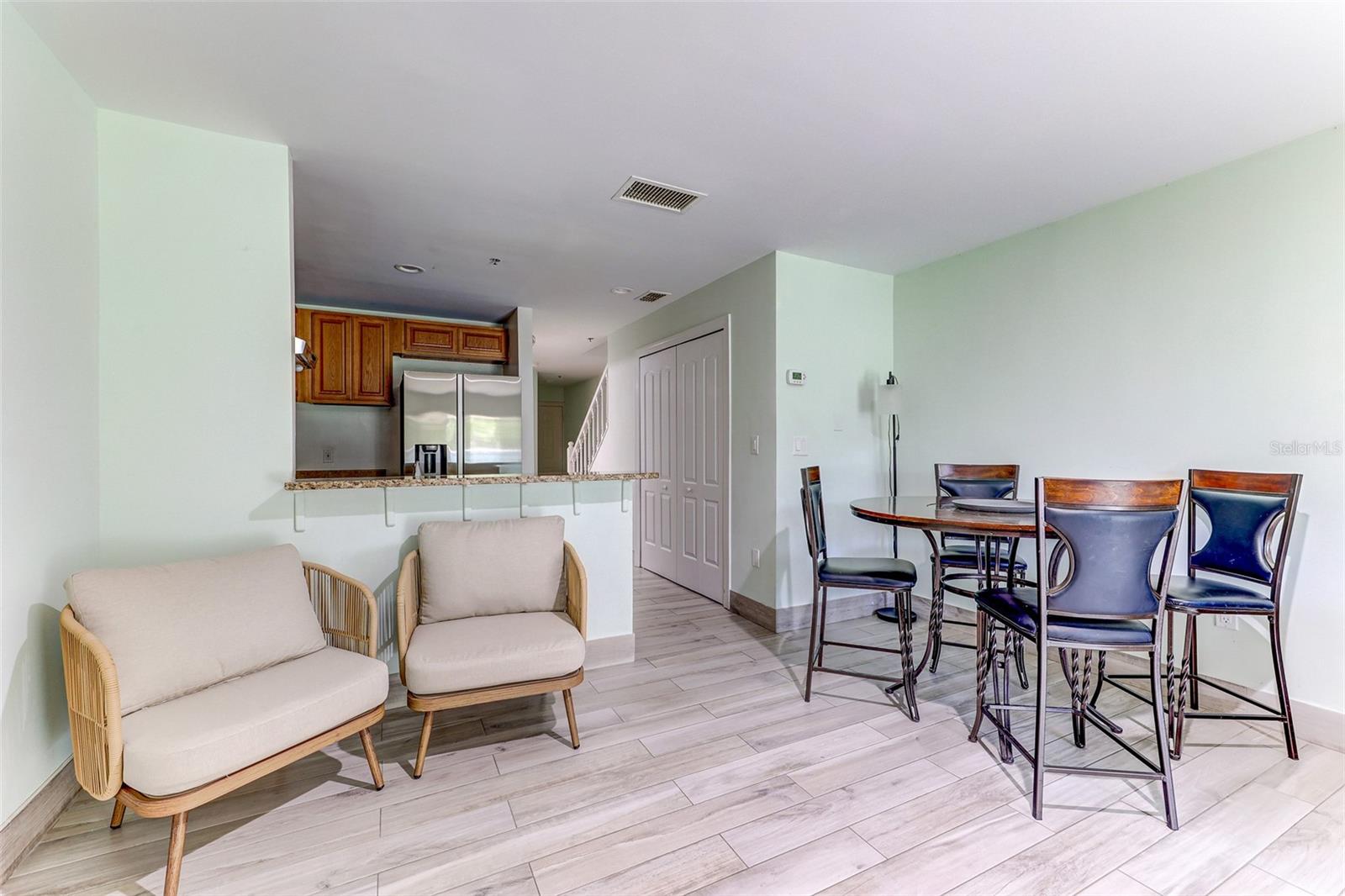 WINDSOR OAKS - Residential