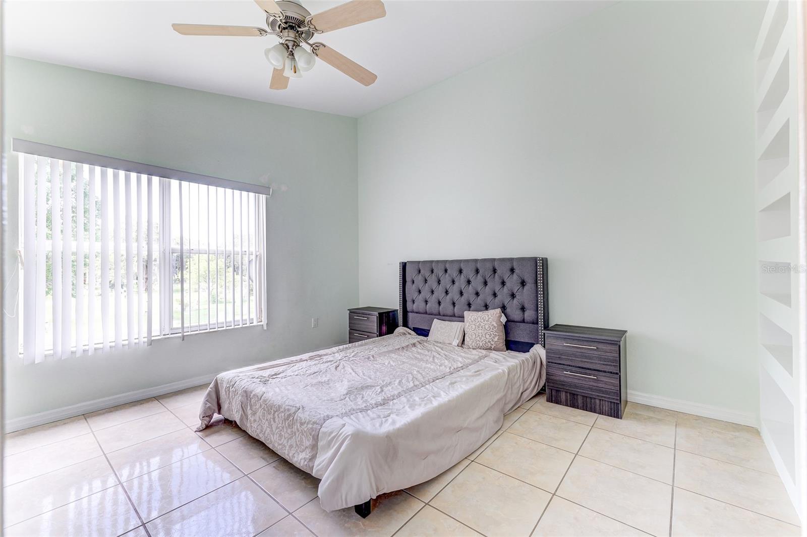 WINDSOR OAKS - Residential