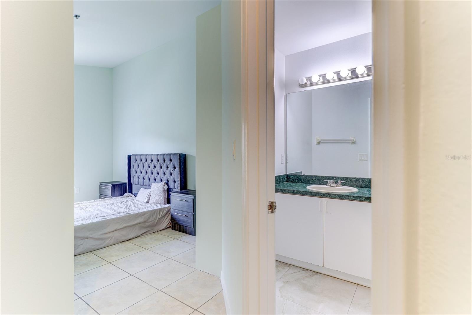 WINDSOR OAKS - Residential