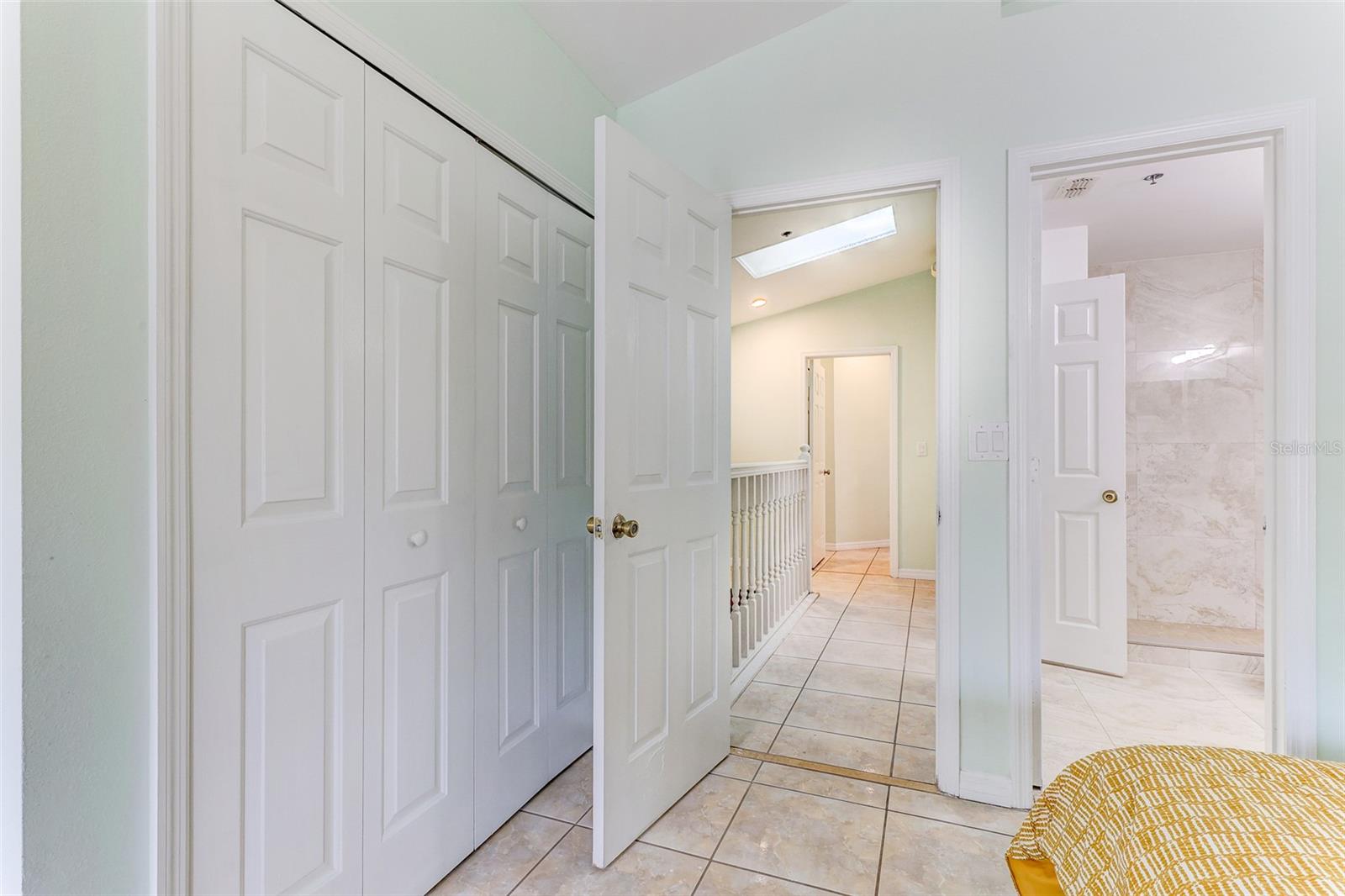 WINDSOR OAKS - Residential