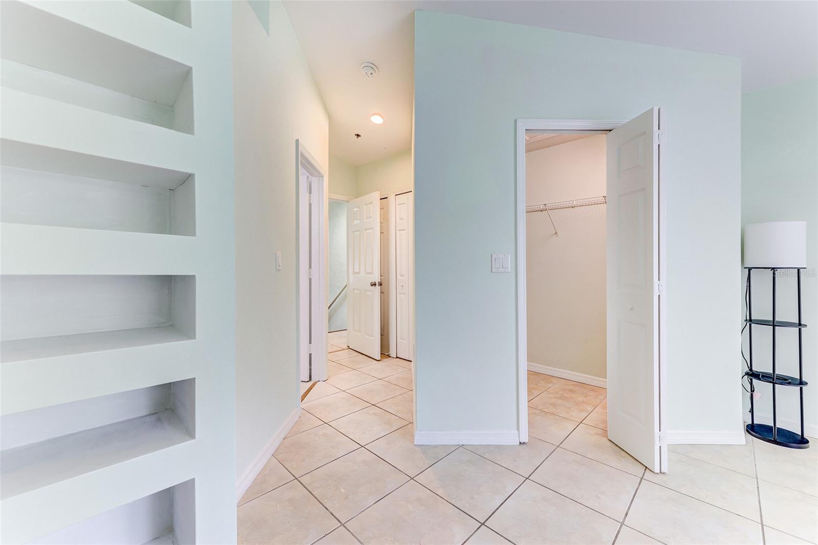 WINDSOR OAKS - Residential