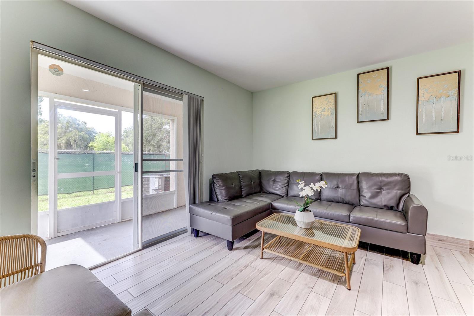 WINDSOR OAKS - Residential