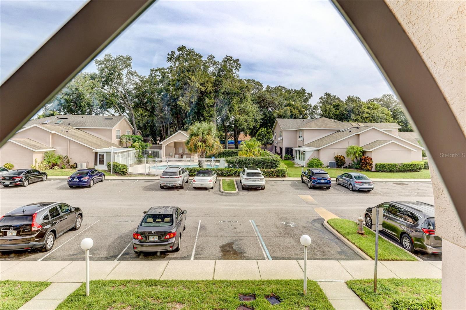 WINDSOR OAKS - Residential