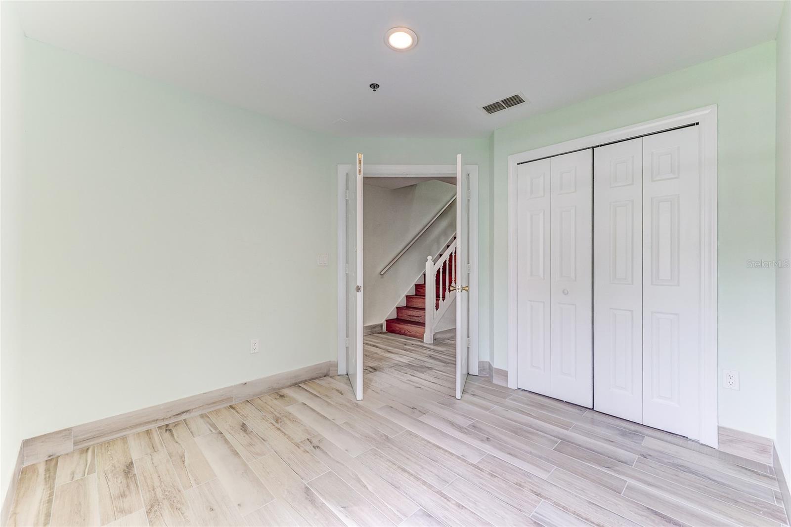 WINDSOR OAKS - Residential