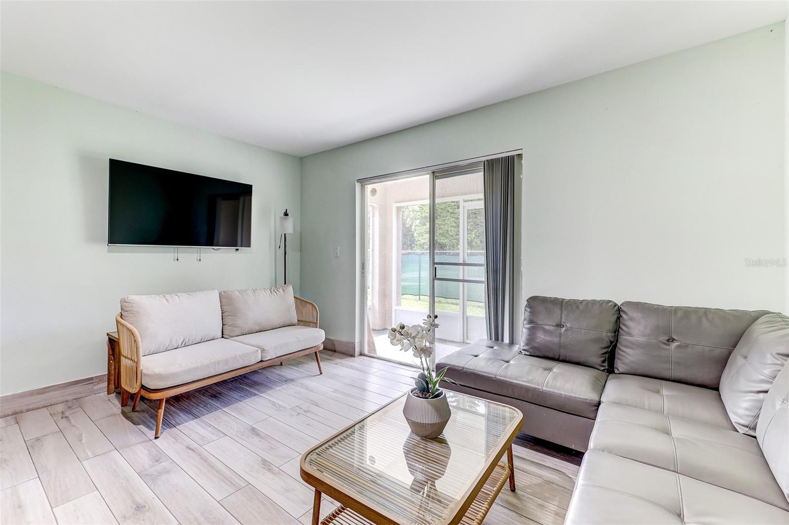 WINDSOR OAKS - Residential