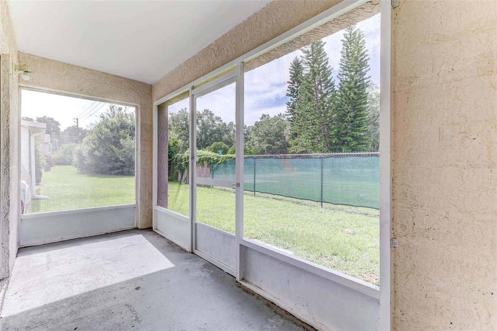 WINDSOR OAKS - Residential