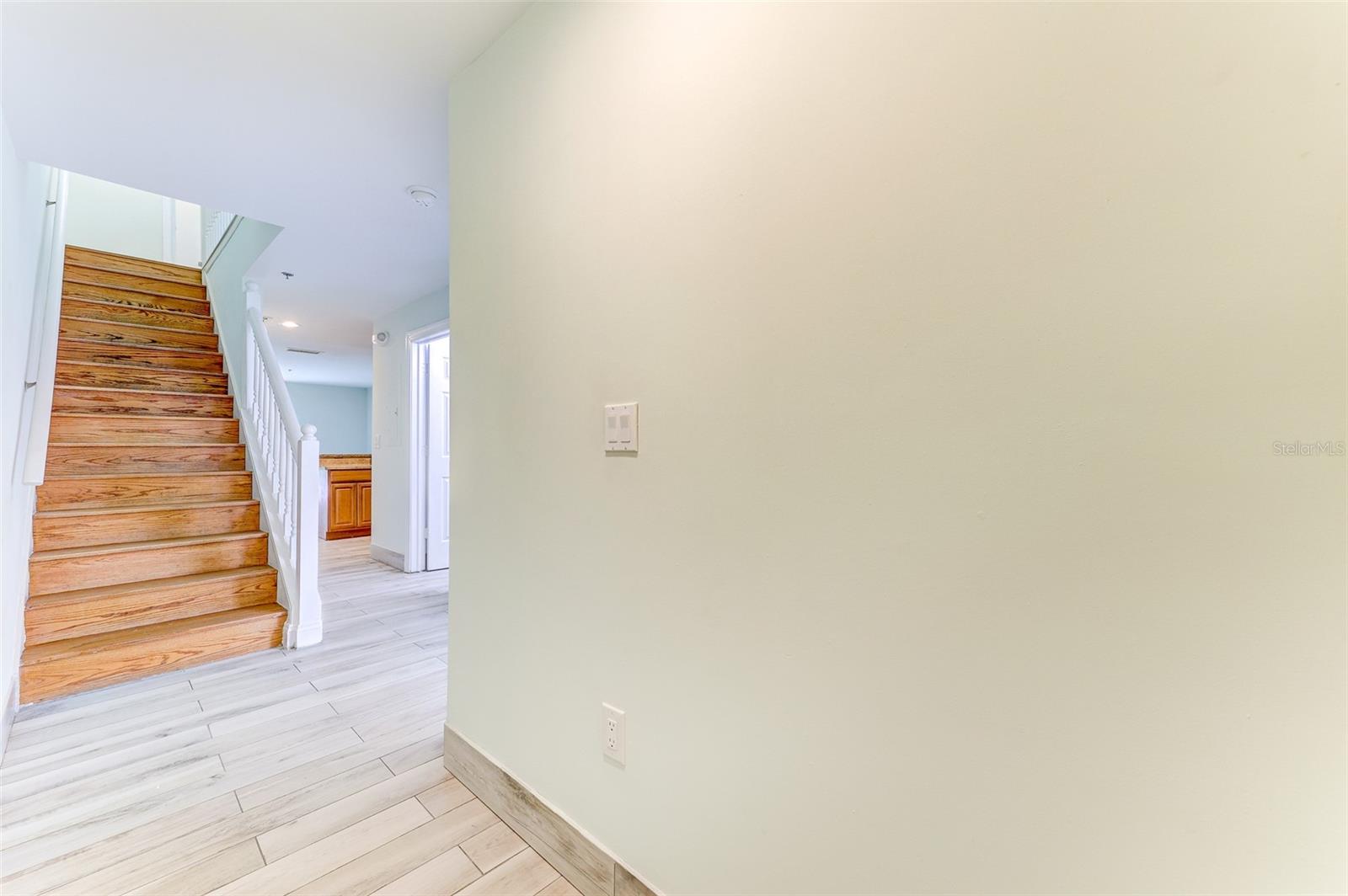 WINDSOR OAKS - Residential