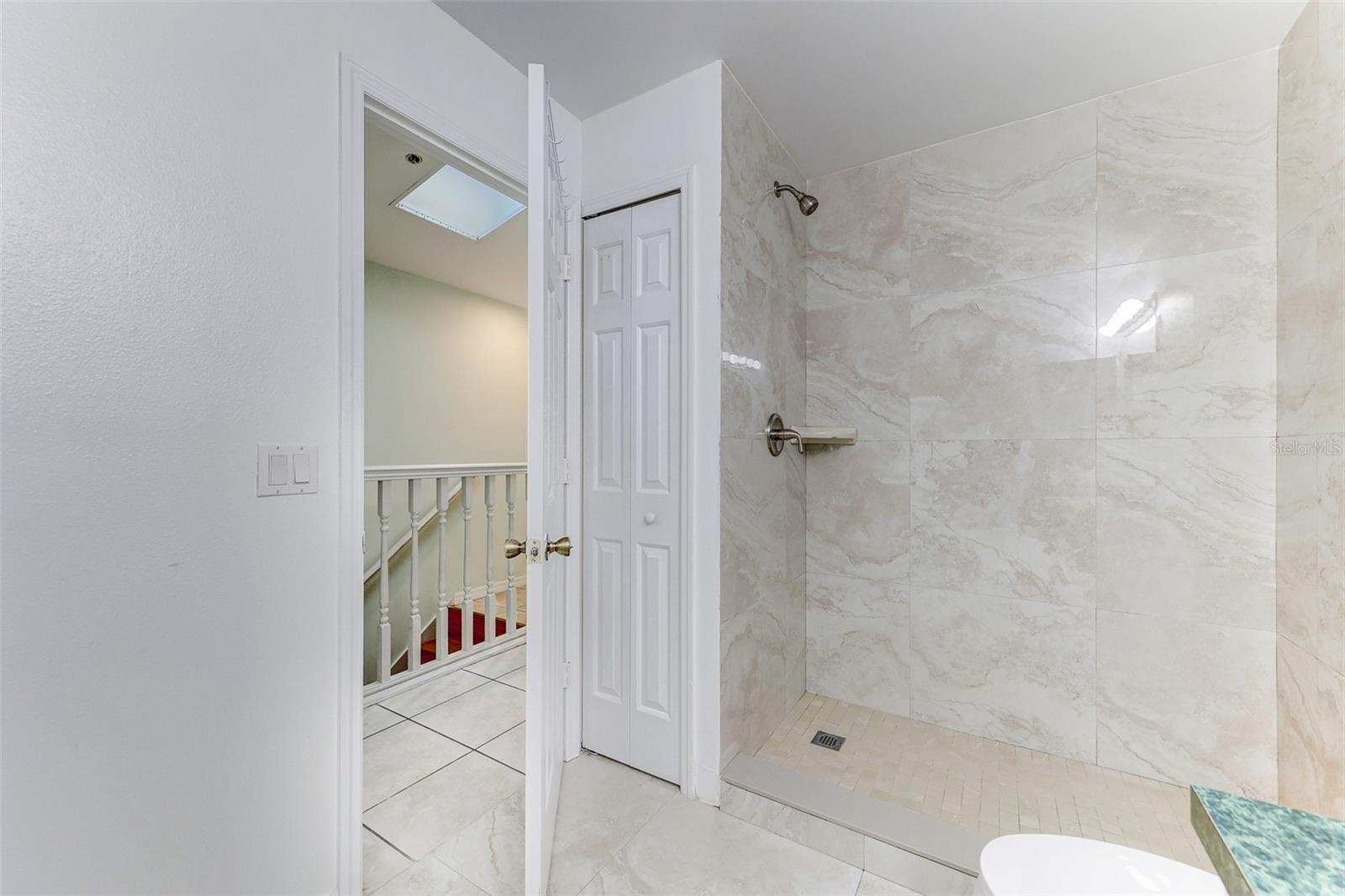 WINDSOR OAKS - Residential