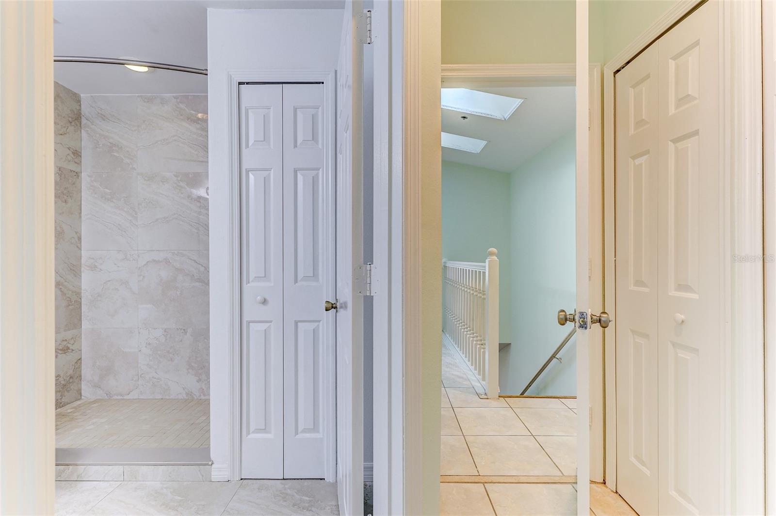 WINDSOR OAKS - Residential