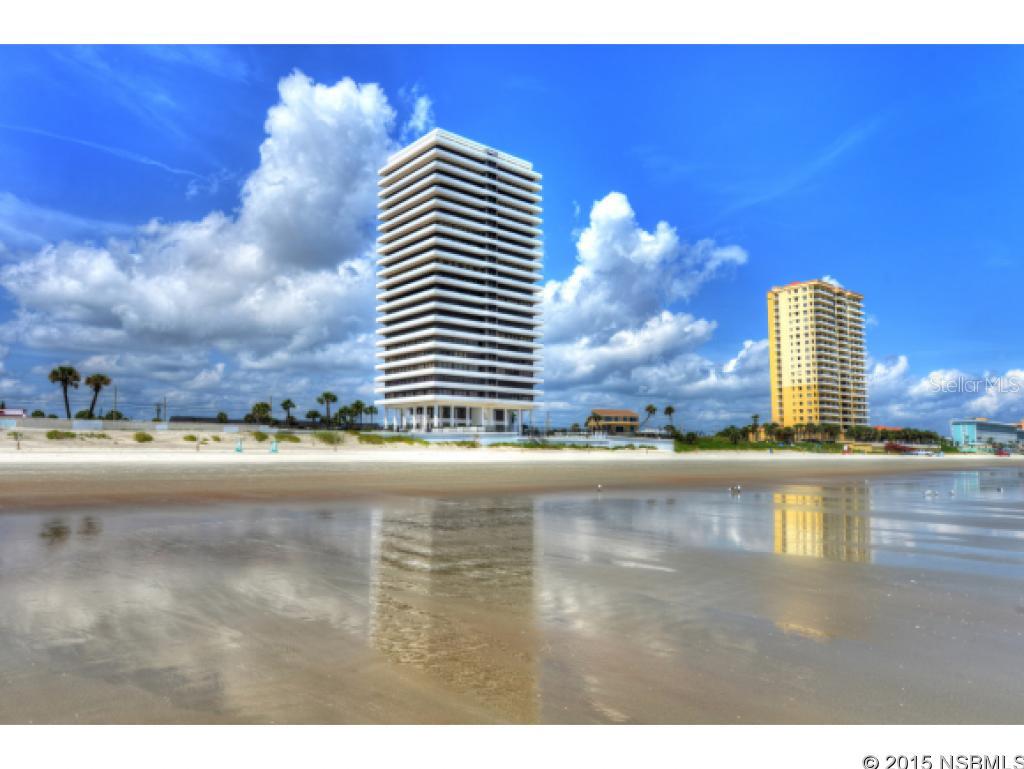 Aliki Forum Condo - Residential