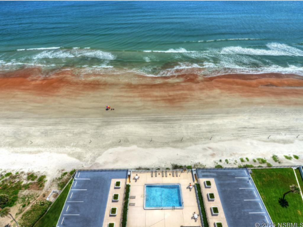 Aliki Forum Condo - Residential