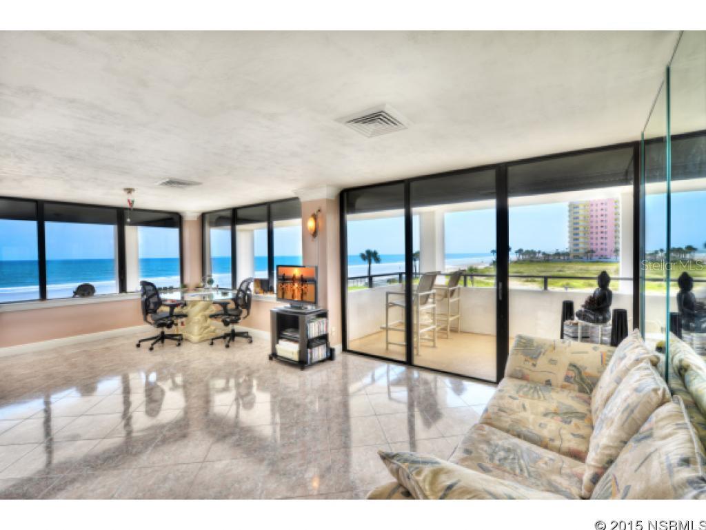 Aliki Forum Condo - Residential