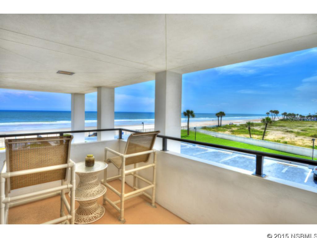 Aliki Forum Condo - Residential