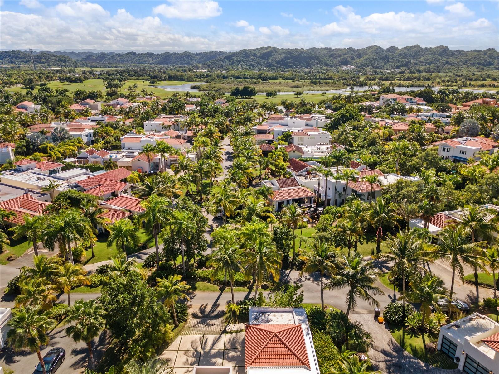 DORADO BEACH EAST - Residential