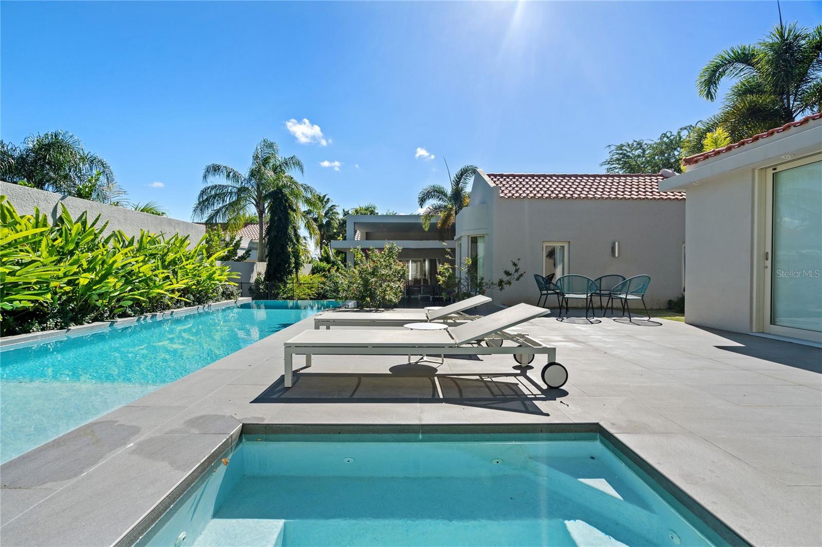 DORADO BEACH EAST - Residential