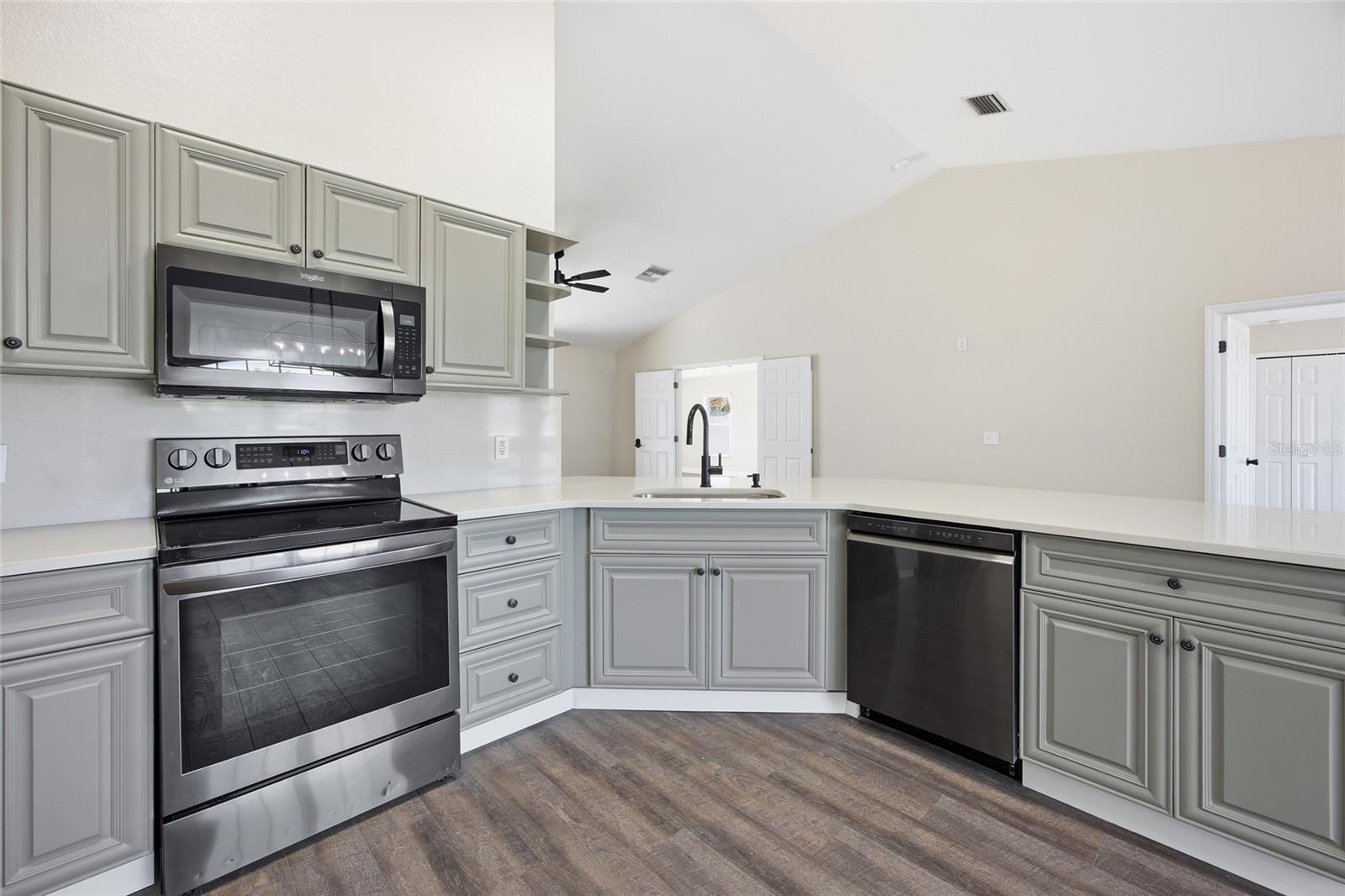 MAGNOLIA SHORES - Residential