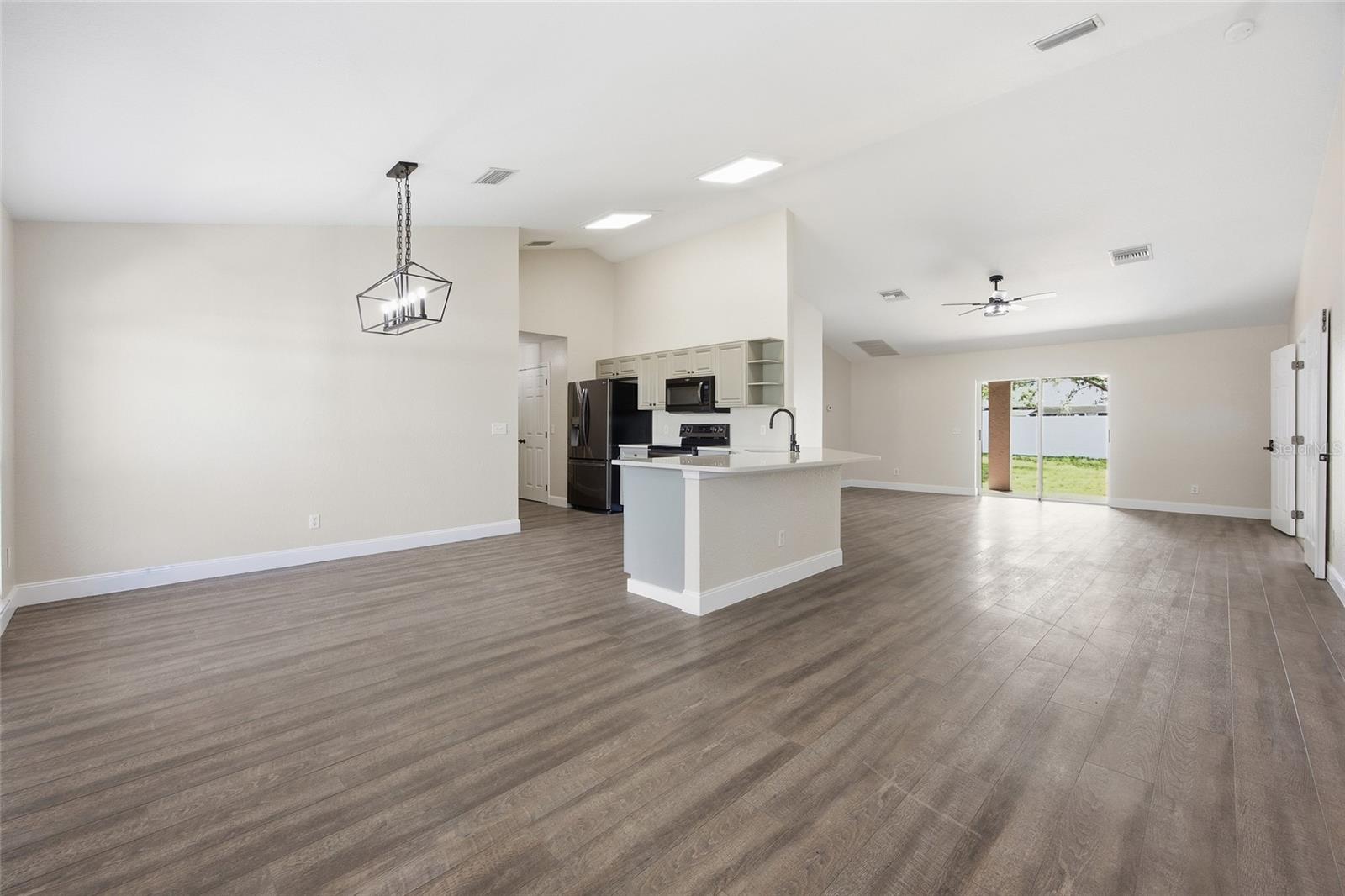 MAGNOLIA SHORES - Residential