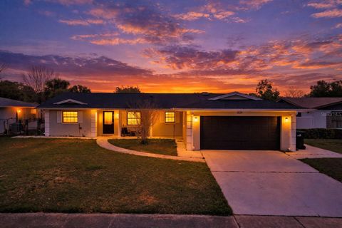 7439 WAYLAND BOULEVARD ORLANDO FL 32807