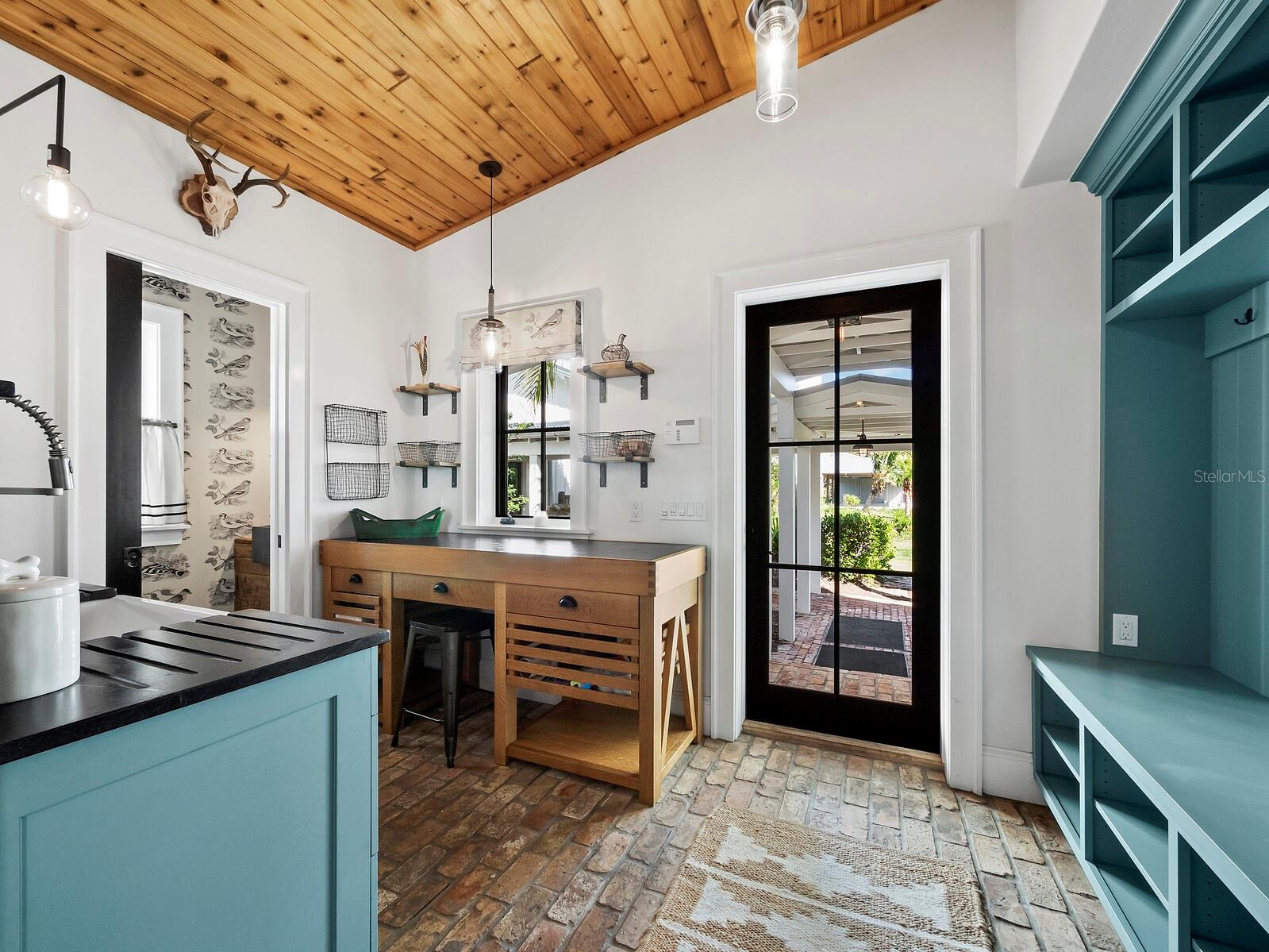 PALMA SOLA BAY - Residential