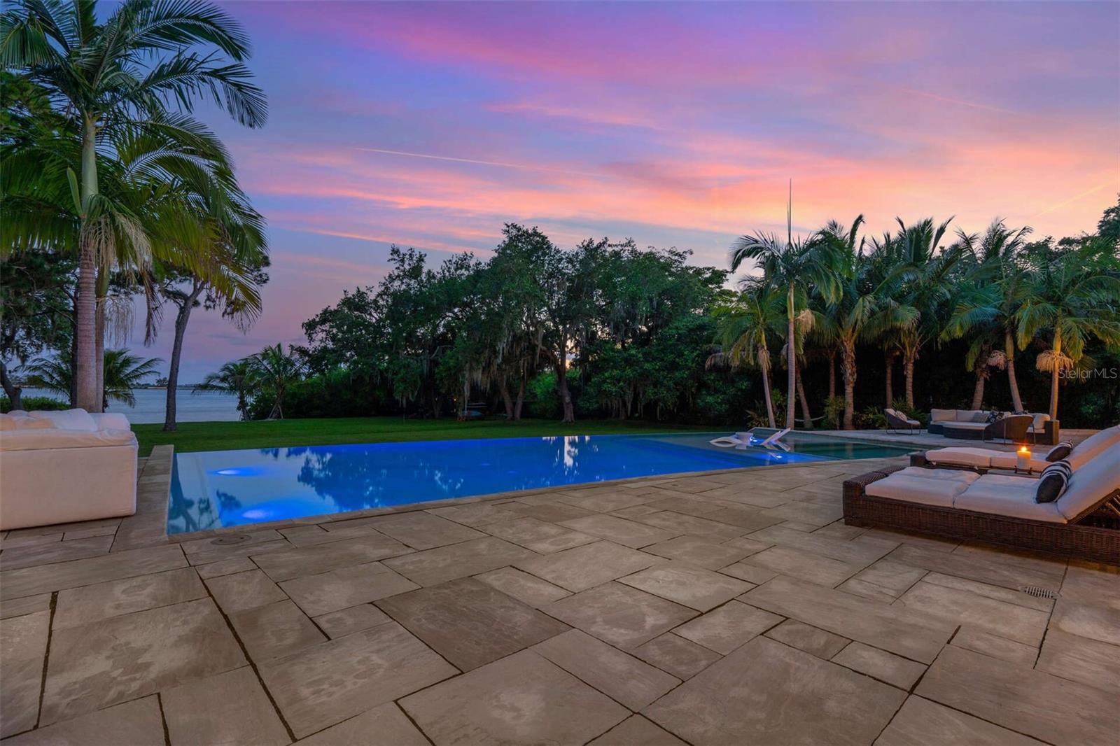 PALMA SOLA BAY - Residential