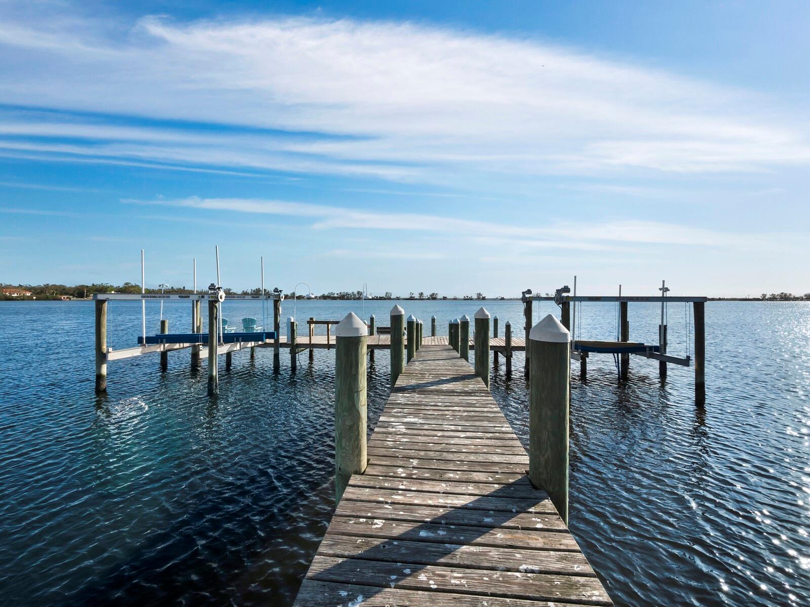 PALMA SOLA BAY - Residential