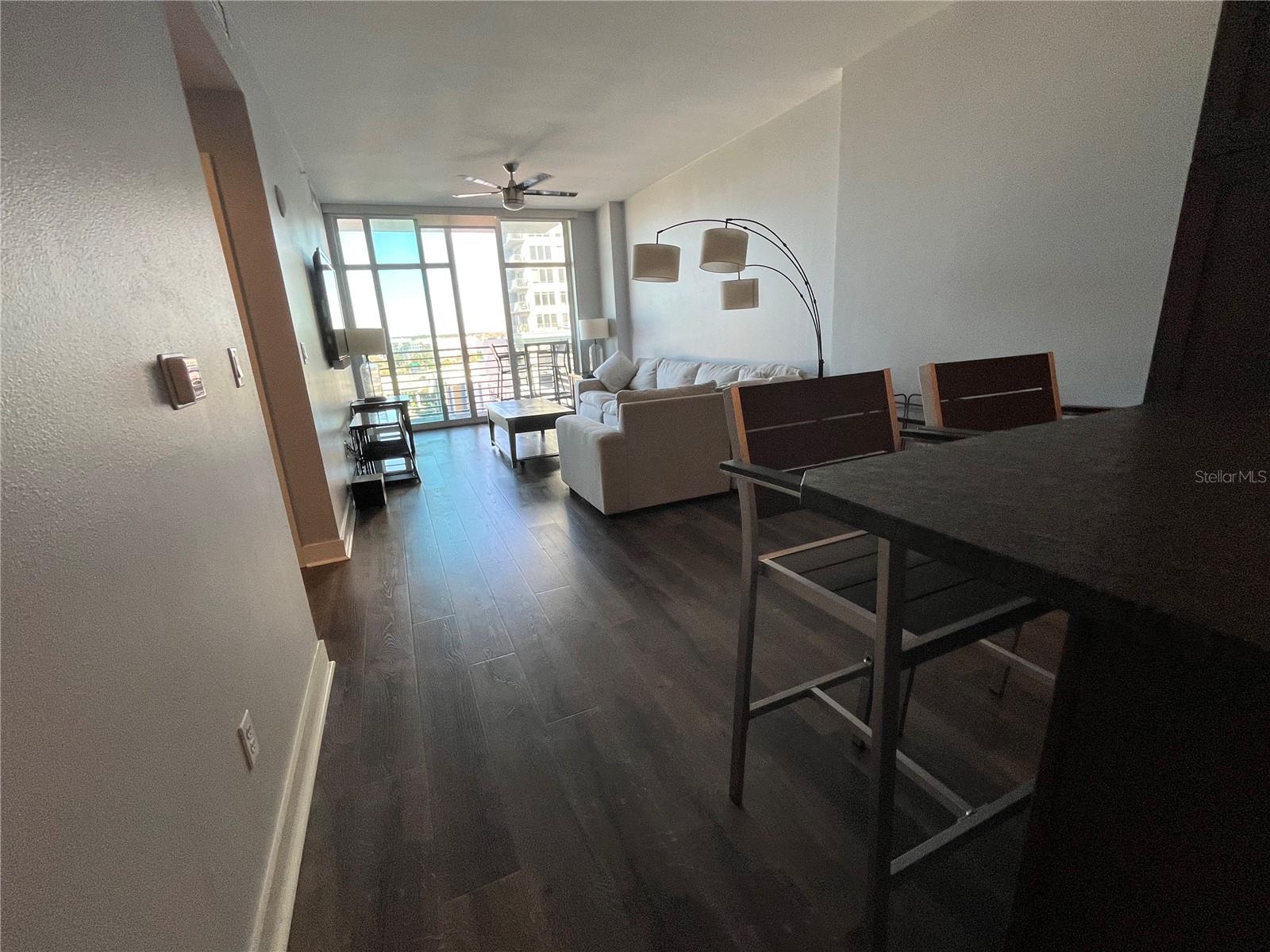 GRAND CENTRAL AT KENNEDY RESID - Residential Lease