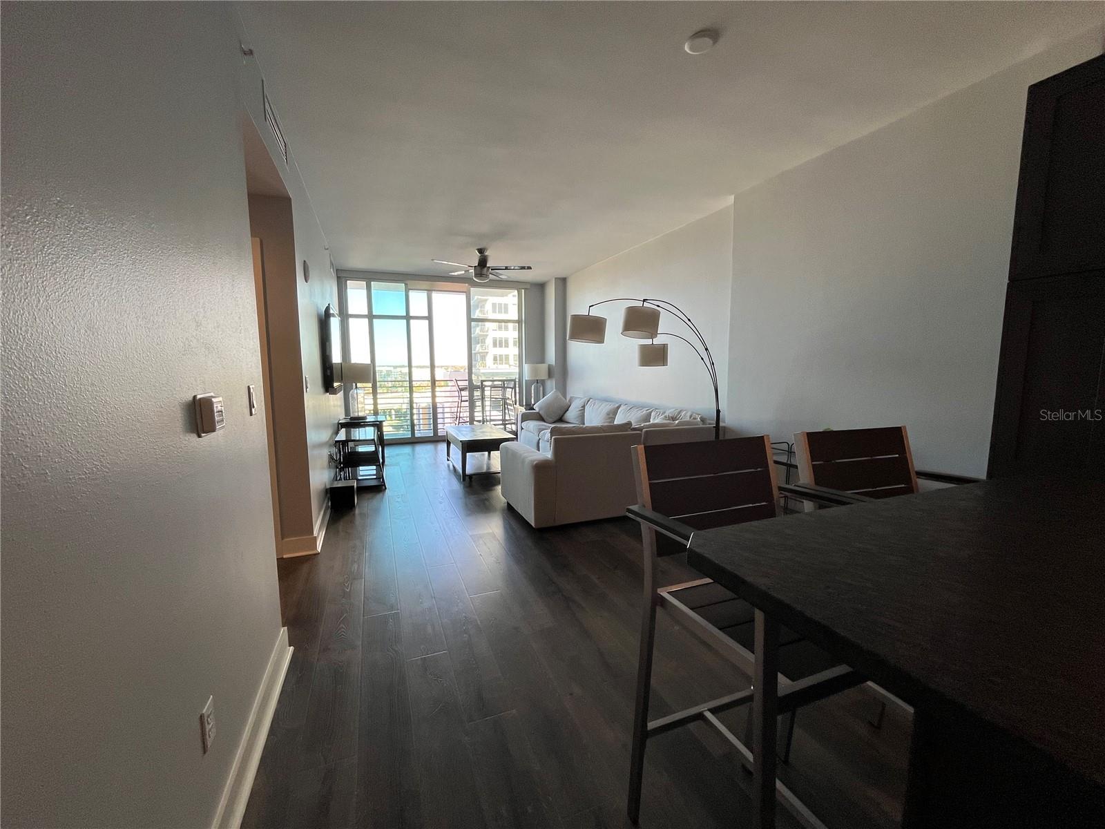 GRAND CENTRAL AT KENNEDY RESID - Residential Lease