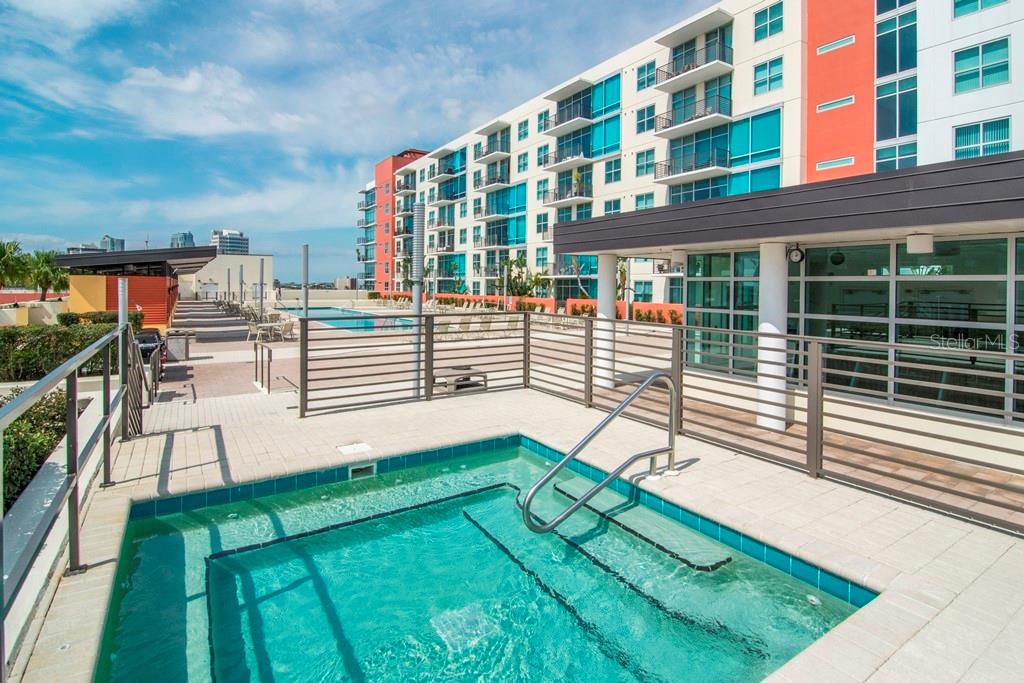 GRAND CENTRAL AT KENNEDY RESID - Residential Lease