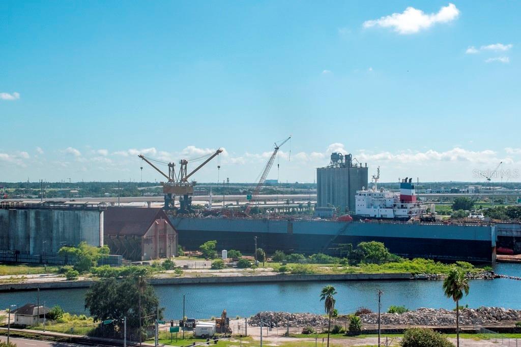 GRAND CENTRAL AT KENNEDY RESID - Residential Lease