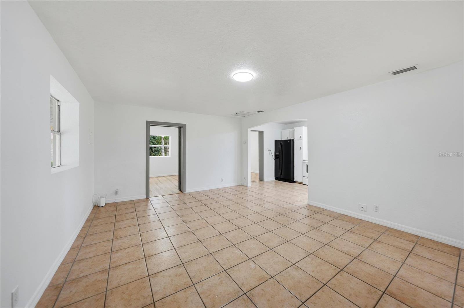 GENES LITTLE ACRES - Residential