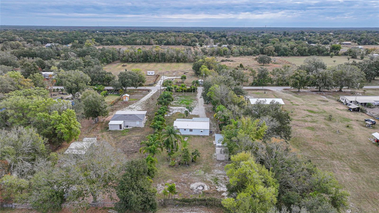 GENES LITTLE ACRES - Residential