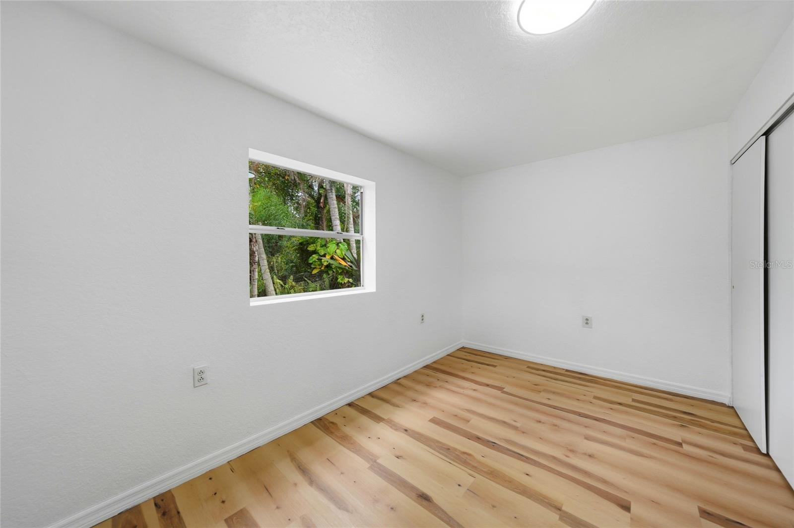 GENES LITTLE ACRES - Residential