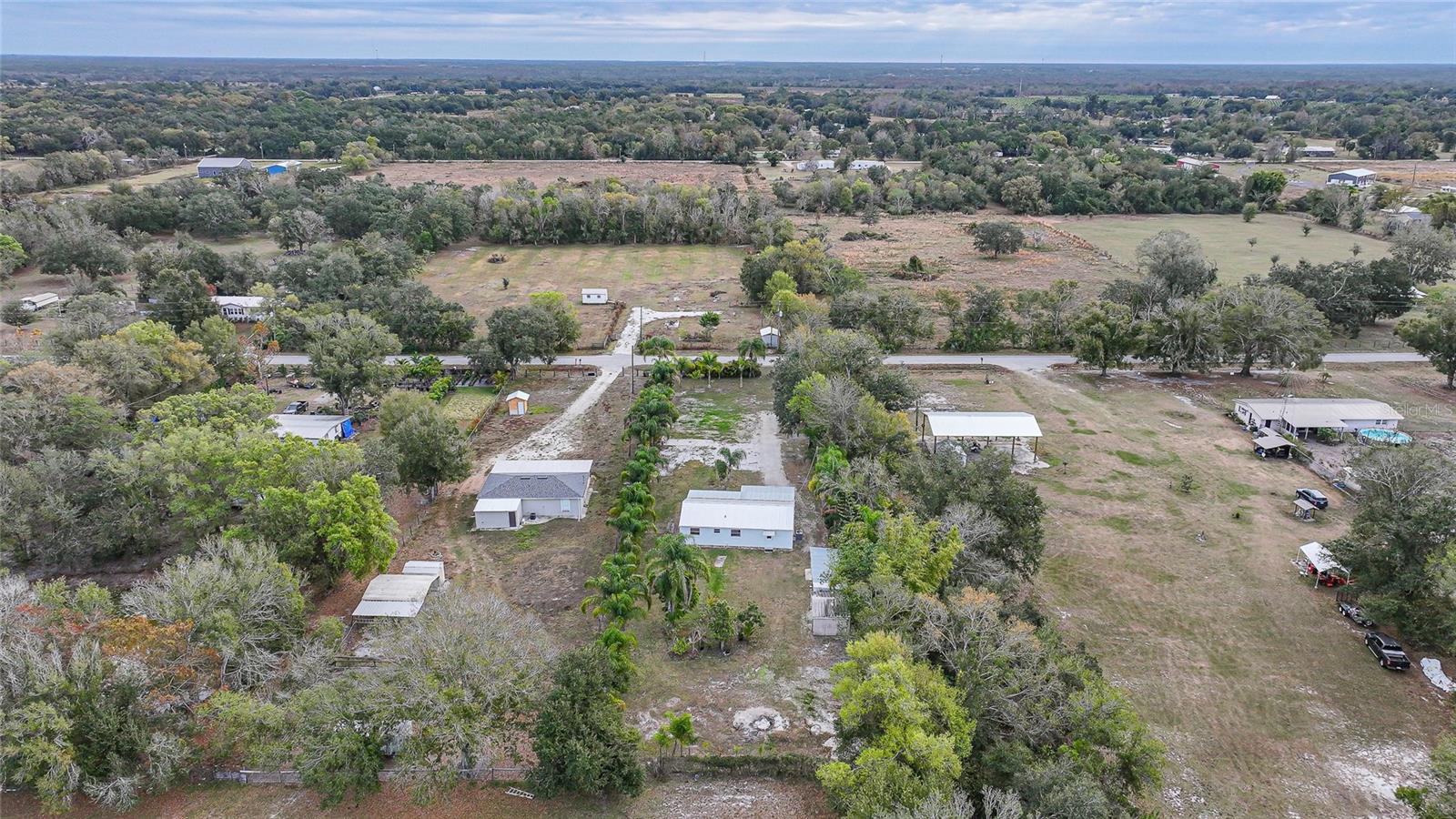 GENES LITTLE ACRES - Residential