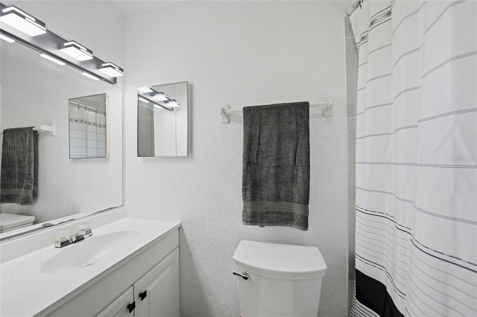 GENES LITTLE ACRES - Residential