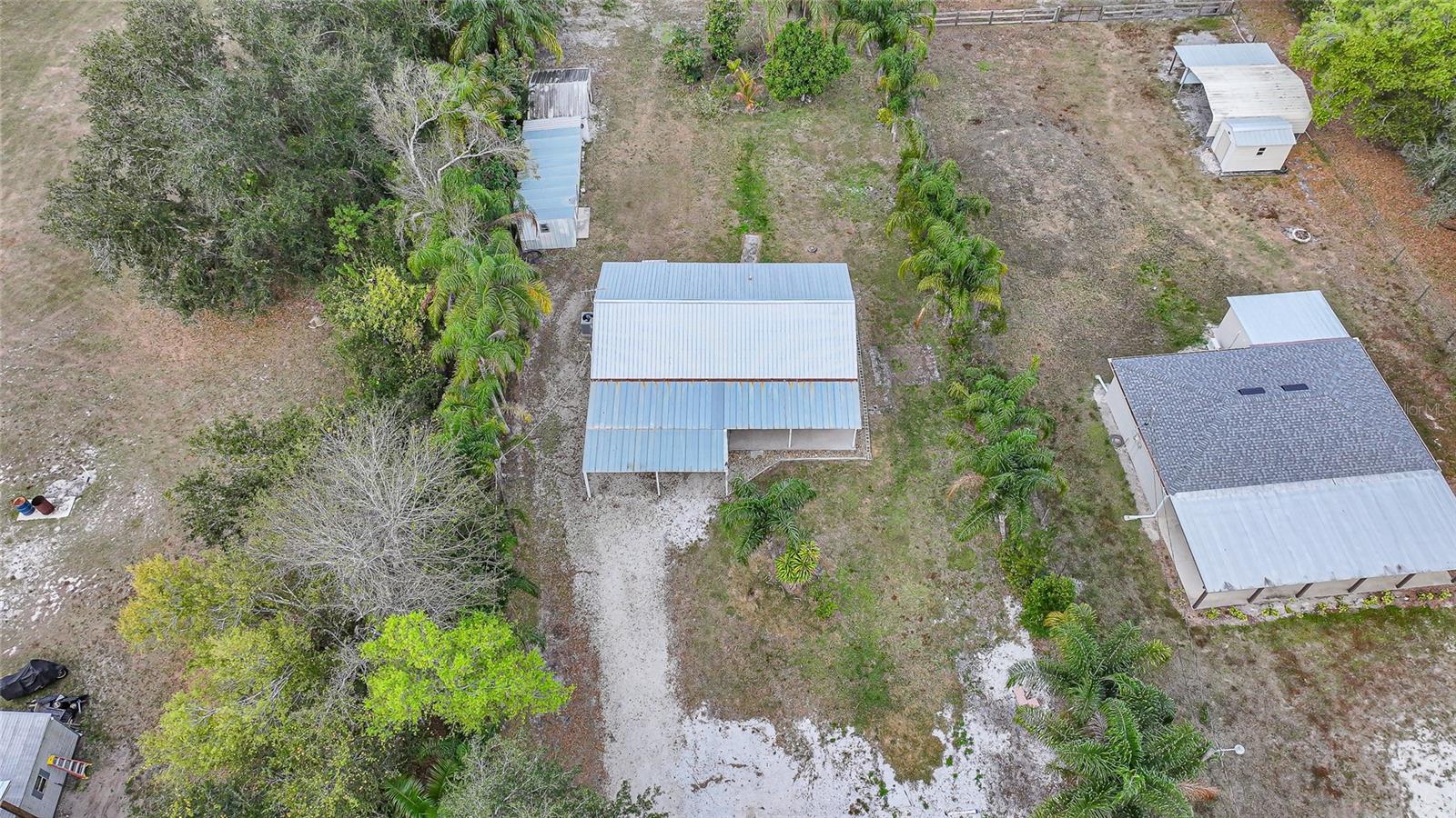 GENES LITTLE ACRES - Residential