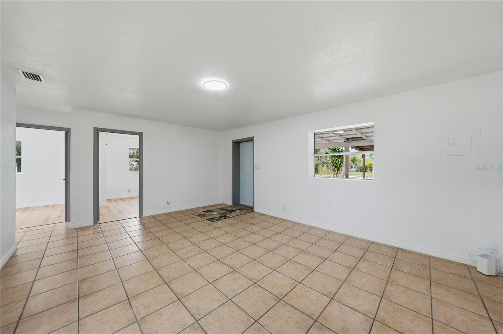 GENES LITTLE ACRES - Residential