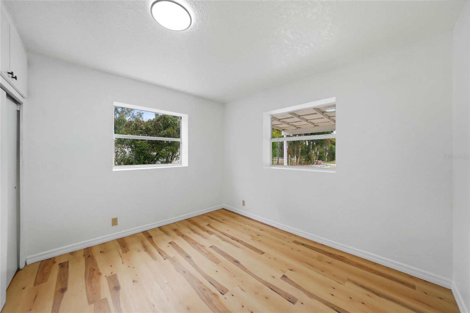 GENES LITTLE ACRES - Residential