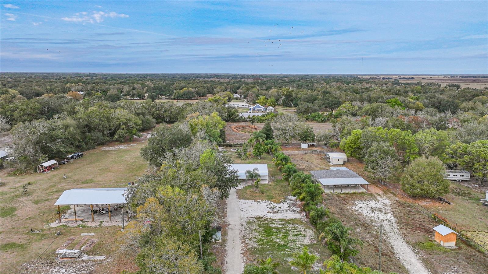 GENES LITTLE ACRES - Residential