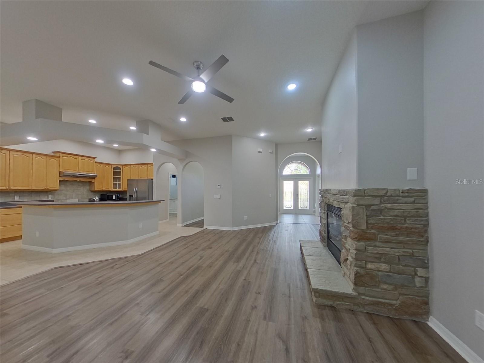 RESERVE AT LAKE MARY - Residential Lease