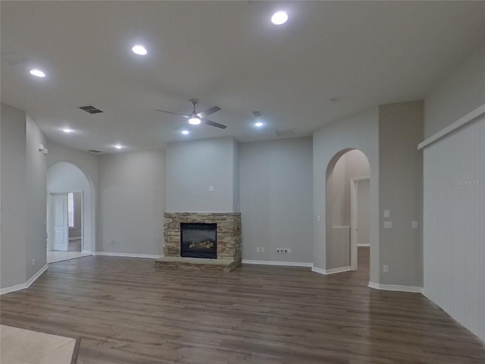 RESERVE AT LAKE MARY - Residential Lease