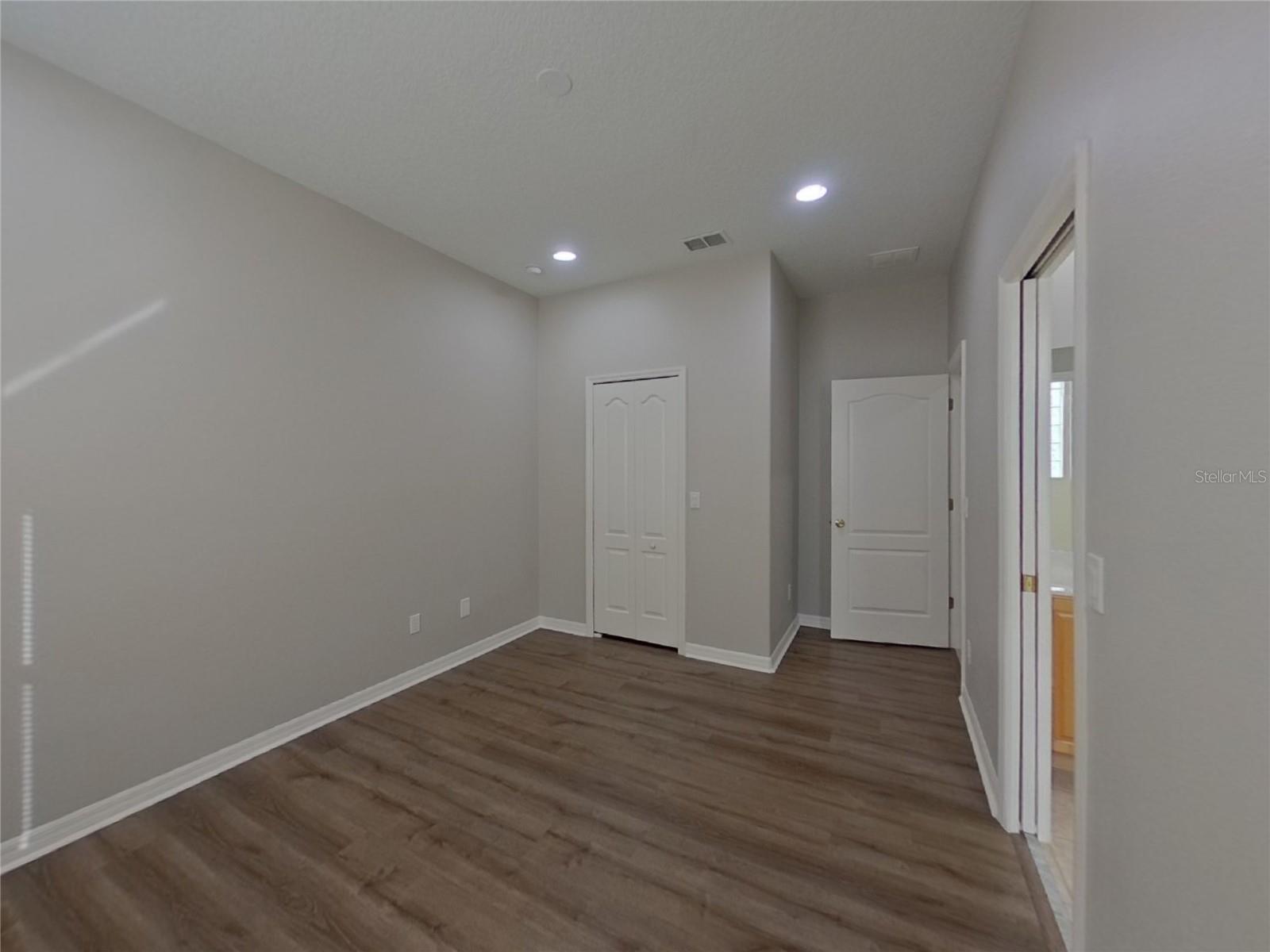 RESERVE AT LAKE MARY - Residential Lease