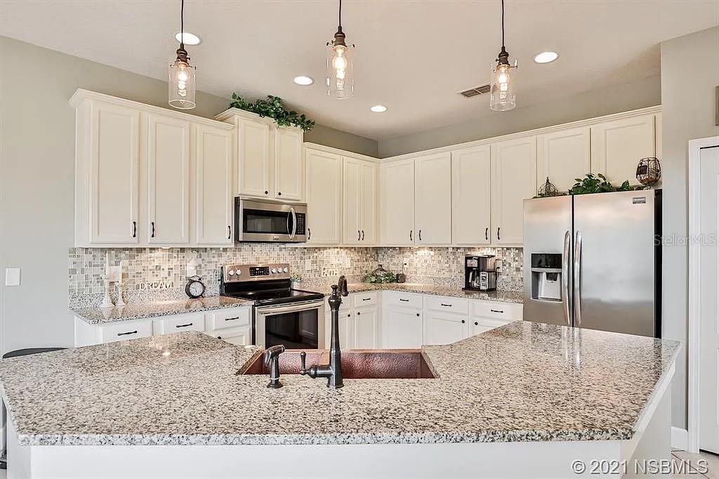 453 VENETIAN VILLA DRIVE