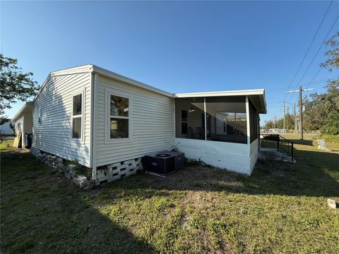 A home in PALMETTO