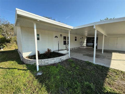 A home in PALMETTO