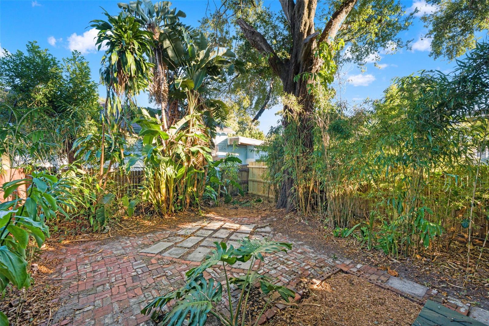 CENTRAL PARK BLKS 1 2 4 TO 12 - Residential